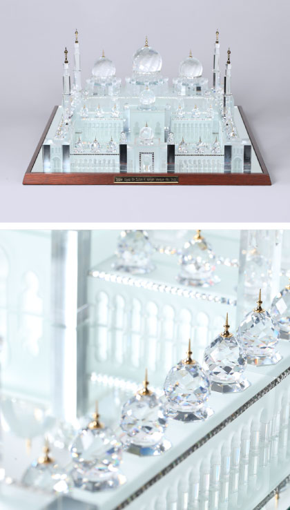 UNITED ARAB EMIRATES - Iconic mosque in Swarovski crystal